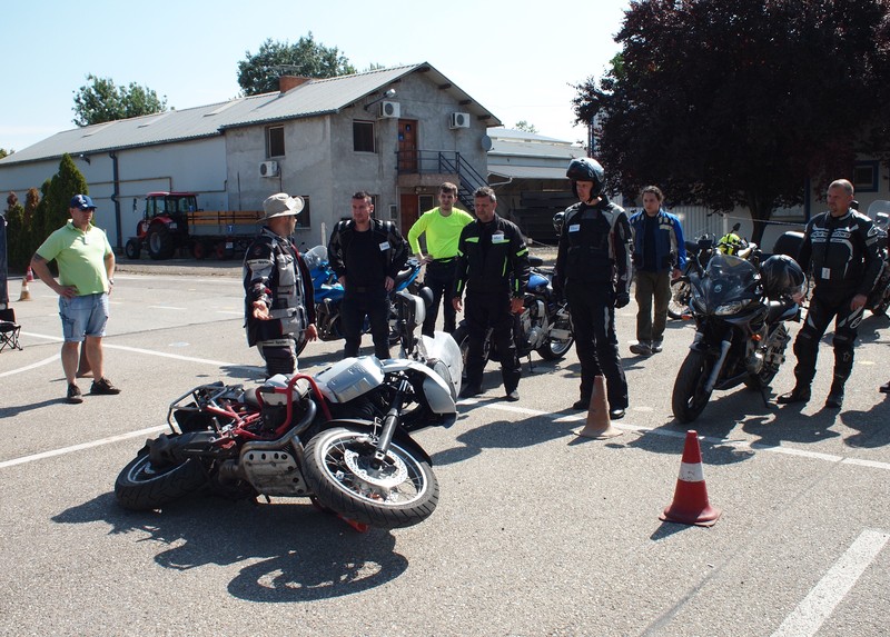 Motoros vezetéstechnikai tréning 2021. 06. 27.